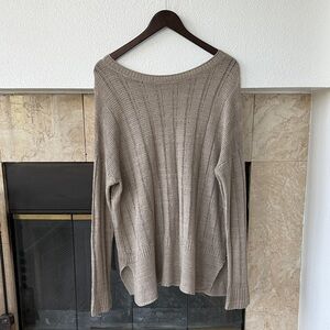 Vince Beige Crew Neck Sweater Size M